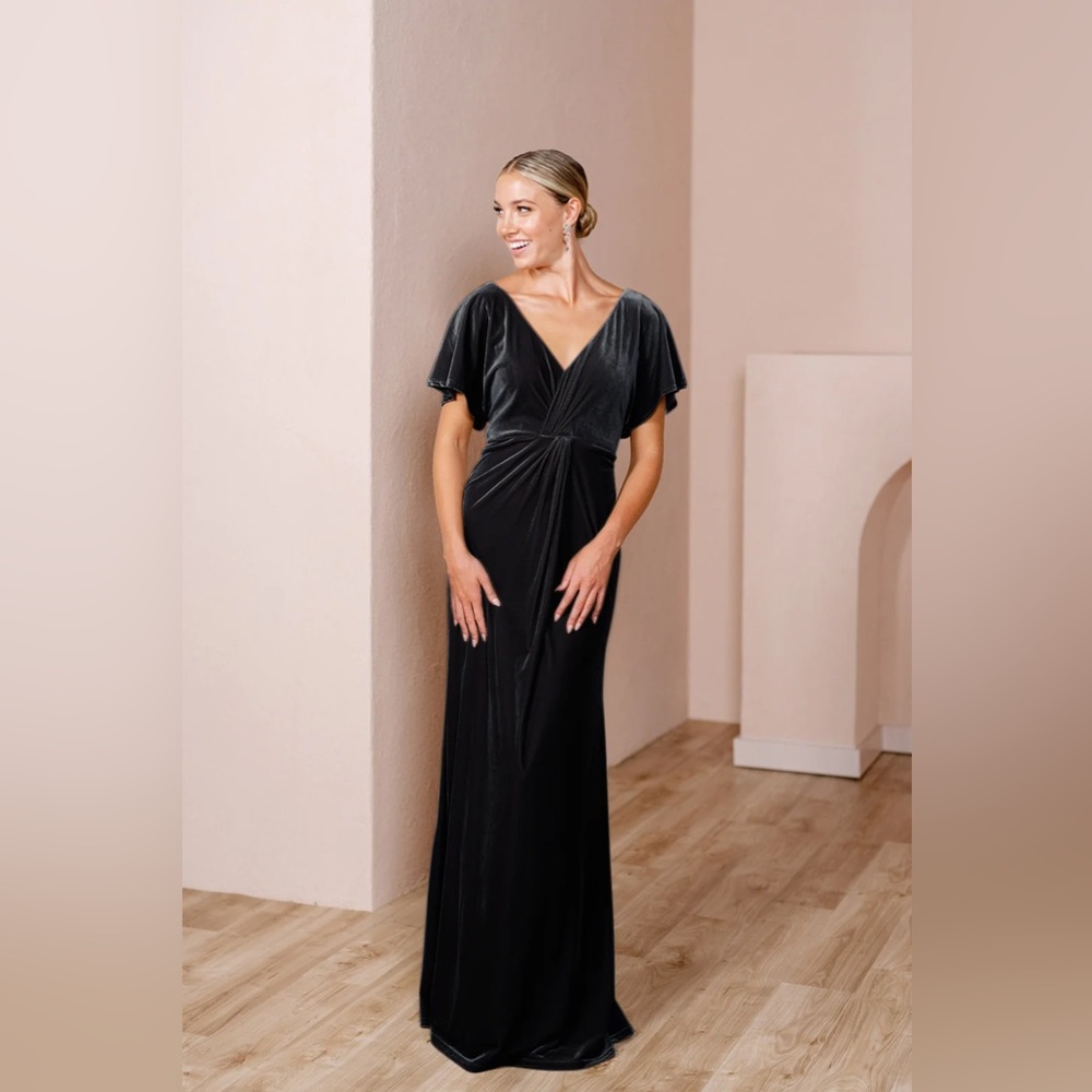 Revelry Velvet Full Length Gown: Bridesmaid, Size 6, Gwen, Black